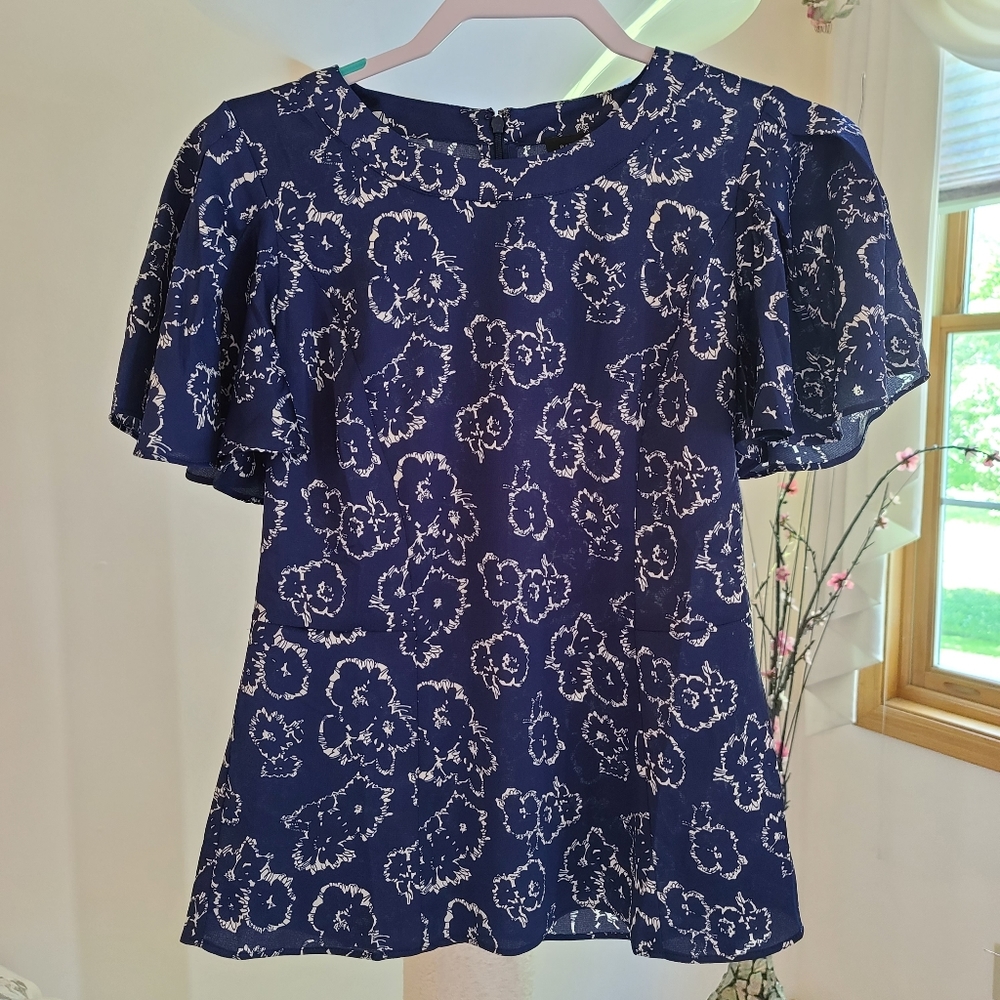 BANANA REPUBLIC Flutter Sleeve Top